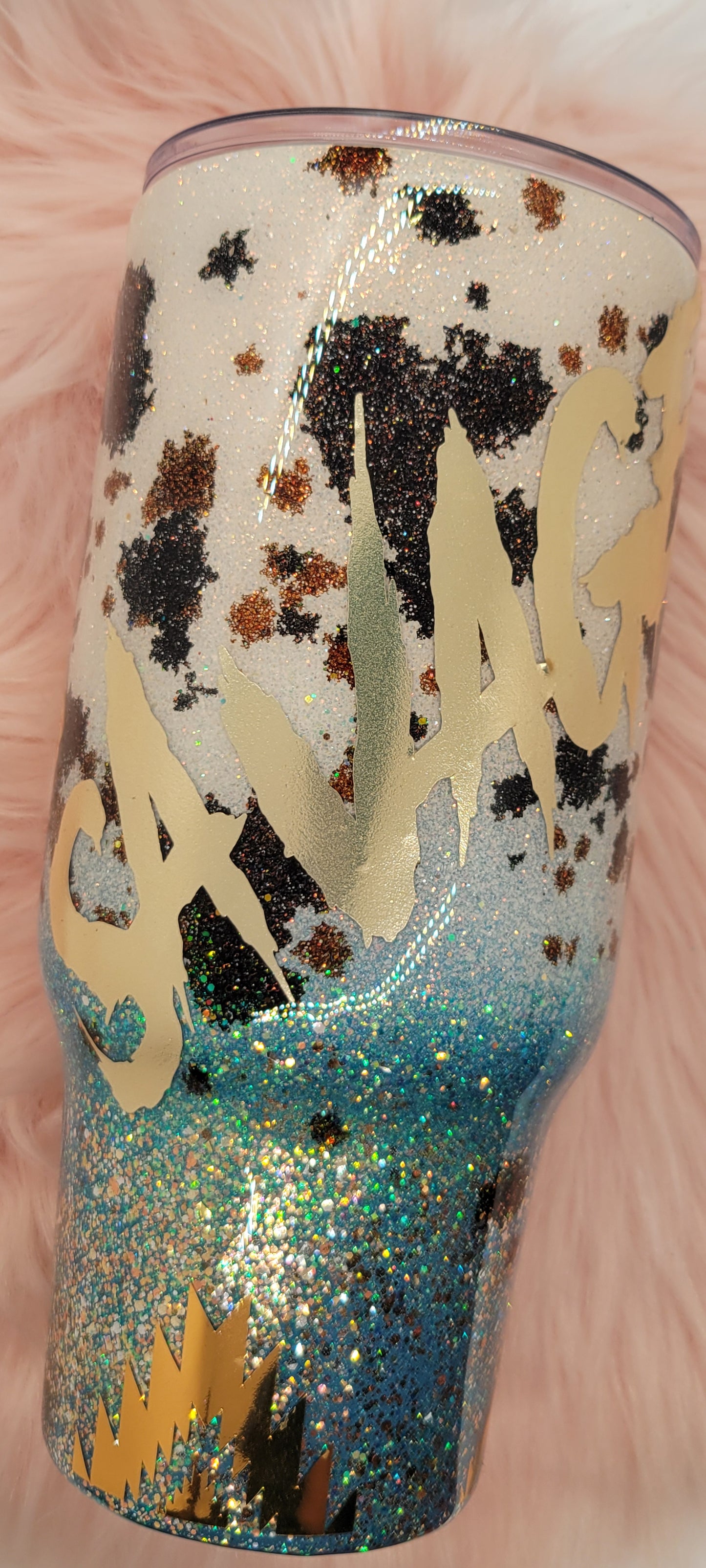 32oz Buck Wild Tumbler with Snow Globe Bottom
